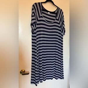 NWOT Old Navy Short Sleeve Navy & White Stripe Ribbed Dress in Size XXL
